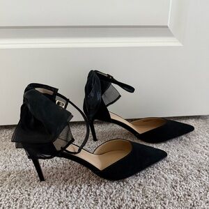 Ann Taylor Black Heels with Bow, size 9.6 (NWOB) ✨